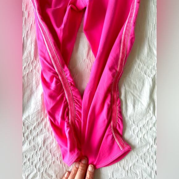 Lululemon power flow hot pink crop leggings - Picture 6 of 11